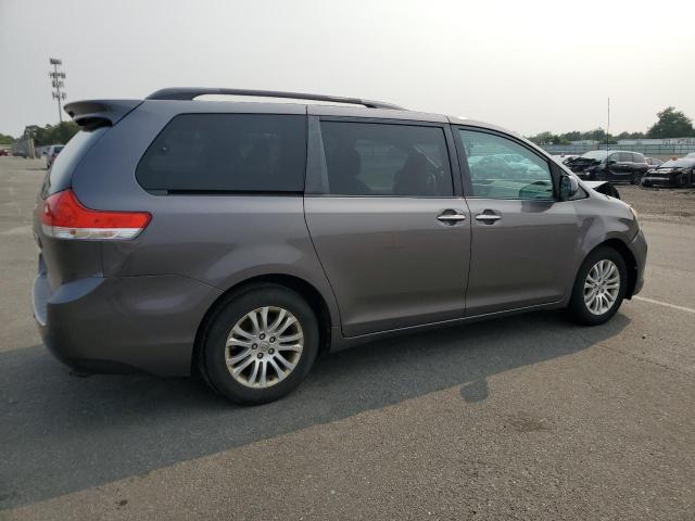 5TDYK3DC5DS400206 - 2013 TOYOTA SIENNA XLE GRAY photo 3