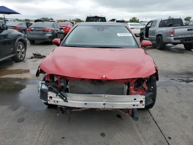 4T1K61AK1NU071765 - 2022 TOYOTA CAMRY XSE Rojo foto 5