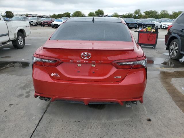 4T1K61AK1NU071765 - 2022 TOYOTA CAMRY XSE Rojo foto 6