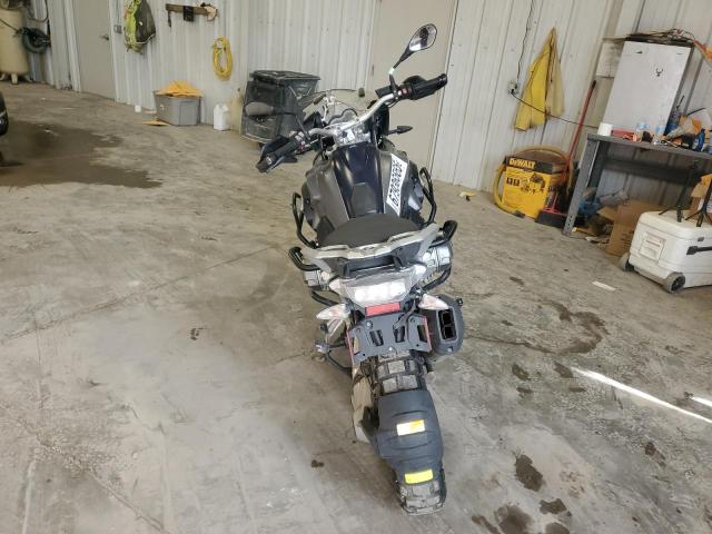 WB10A1105DZ183203 - 2013 BMW R1200 GS TWO TONE photo 4