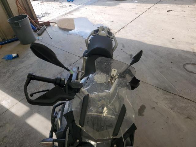 WB10A1105DZ183203 - 2013 BMW R1200 GS TWO TONE photo 5