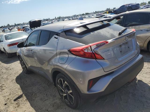 JTNKHMBX0J1010490 - 2018 TOYOTA C-HR XLE SILVER photo 2