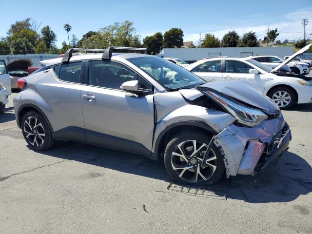 JTNKHMBX7L1064503 - 2020 TOYOTA C-HR XLE SILVER photo 4