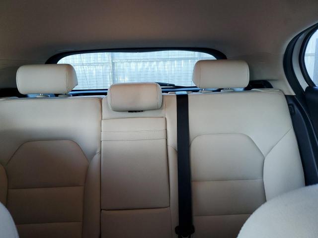 WDCTG4EB4JJ446071 - 2018 MERCEDES-BENZ GLA 250 Blanc photo 10