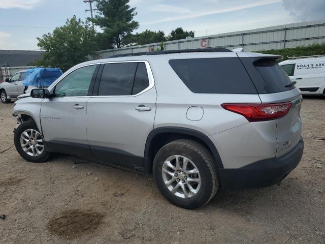 1GNERGKW2KJ319913 - 2019 CHEVROLET TRAVERSE LT SILVER photo 2
