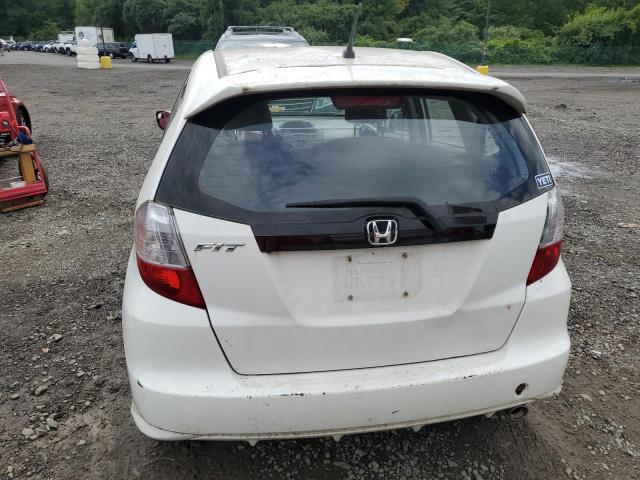 JHMGE8H59BS003709 - 2011 HONDA FIT SPORT WHITE photo 6