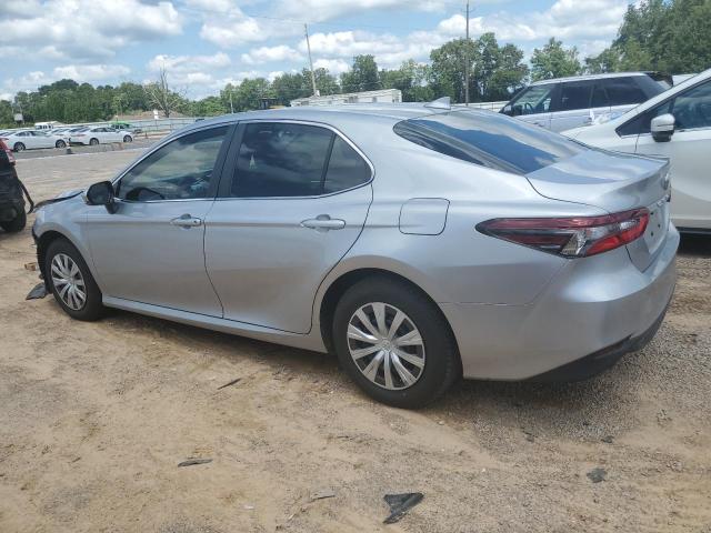 4T1C31AKXNU587183 - 2022 TOYOTA CAMRY LE SILVER photo 2