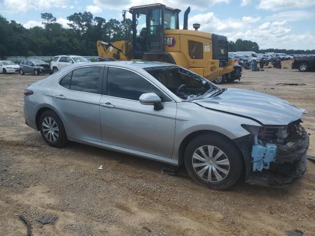 4T1C31AKXNU587183 - 2022 TOYOTA CAMRY LE SILVER photo 4