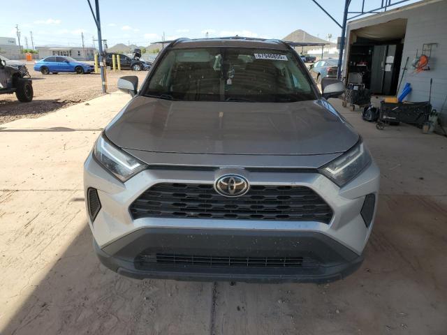 2T3W1RFVXPW248440 - 2023 TOYOTA RAV4 XLE ვერცხლისფერი ფოტო 5