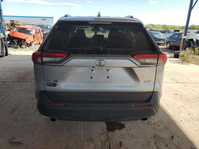 2T3W1RFVXPW248440 - 2023 TOYOTA RAV4 XLE ვერცხლისფერი ფოტო 6