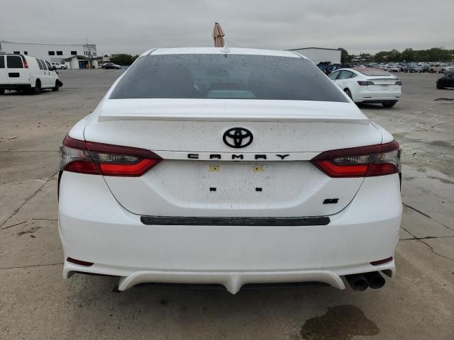 4T1T11AK0PU783934 - 2023 TOYOTA CAMRY SE NIGHT SHADE WHITE photo 6