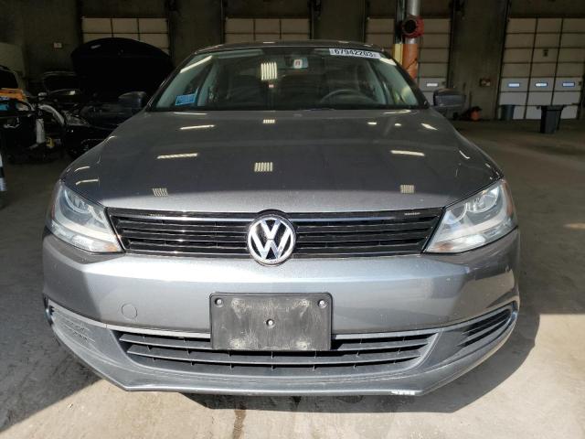 3VW1K7AJ4EM380752 - 2014 VOLKSWAGEN JETTA BASE 灰色 照片 5