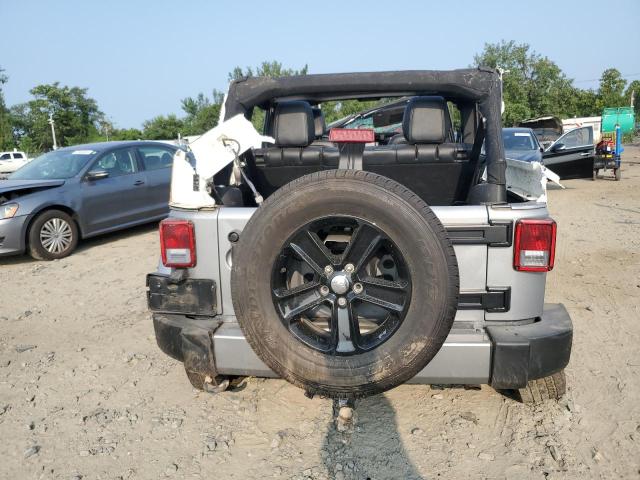 1C4HJWEG9GL231433 - 2016 JEEP WRANGLER U SAHARA 银色 照片 6