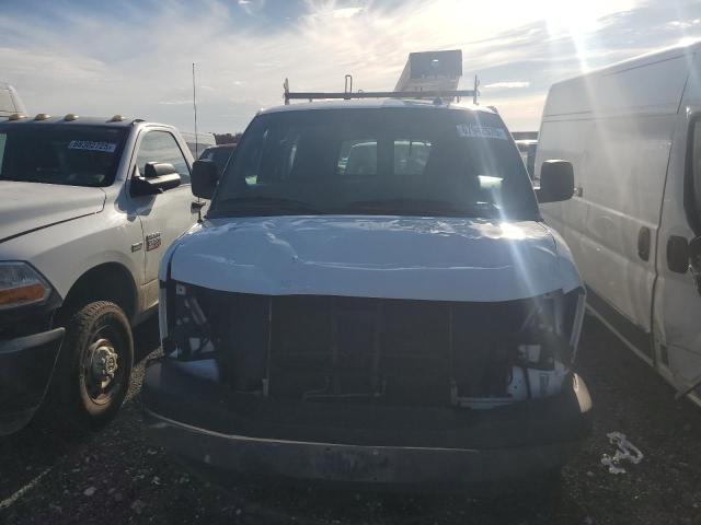 1GCWGAFG6K1284411 - 2019 CHEVROLET EXPRESS G2500 Ақ фото 5