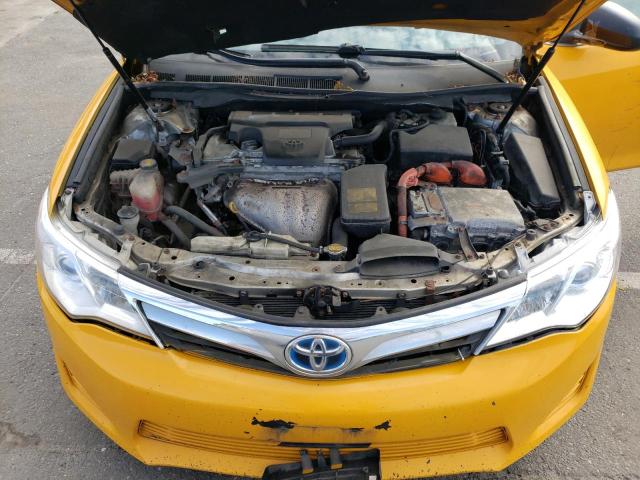 4T1BD1FK6EU140917 - 2014 TOYOTA CAMRY HYBRID YELLOW photo 11