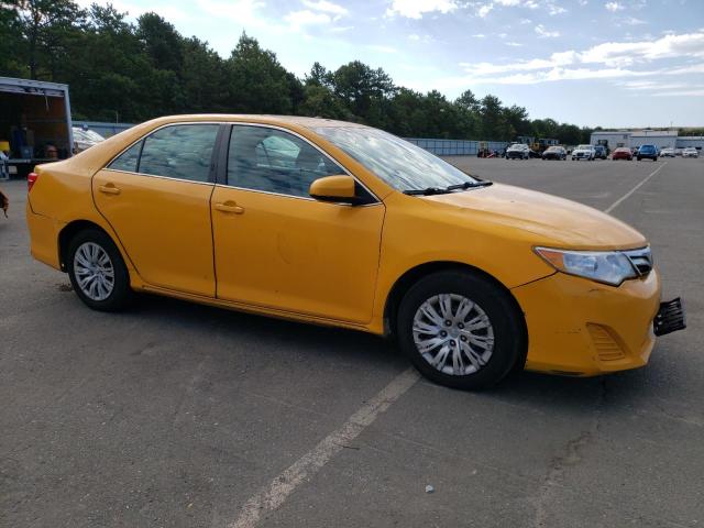 4T1BD1FK6EU140917 - 2014 TOYOTA CAMRY HYBRID YELLOW photo 4