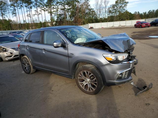 JA4AP3AU0JZ011283 - 2018 MITSUBISHI OUTLANDER ES ნაცრისფერი ფოტო 4