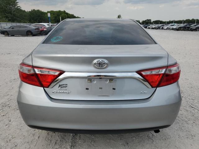 4T1BF1FK1HU324712 - 2017 TOYOTA CAMRY LE SILVER photo 6