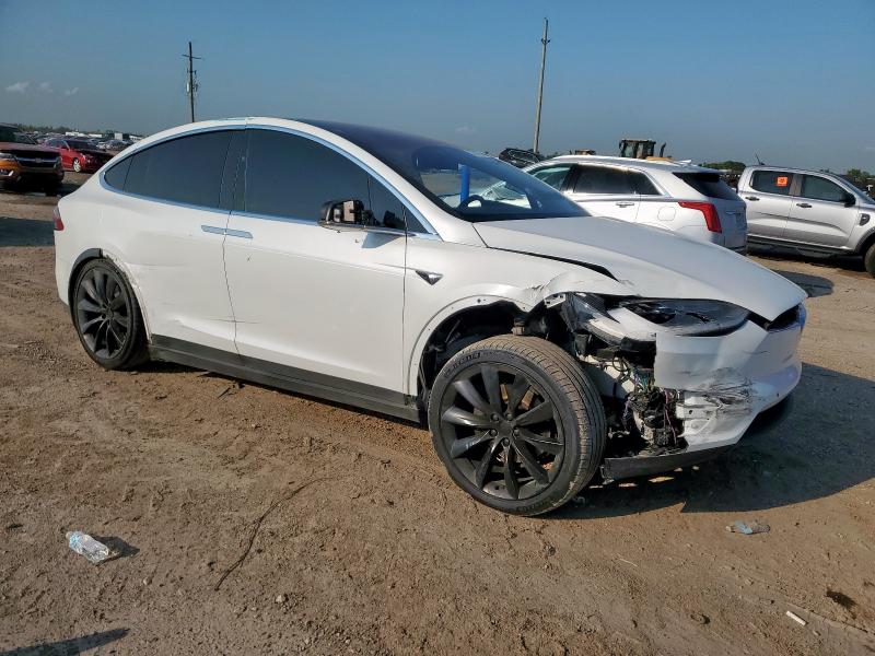 5YJXCBE24KF149494 - 2019 TESLA MODEL X Beyaz fotoğraf 4