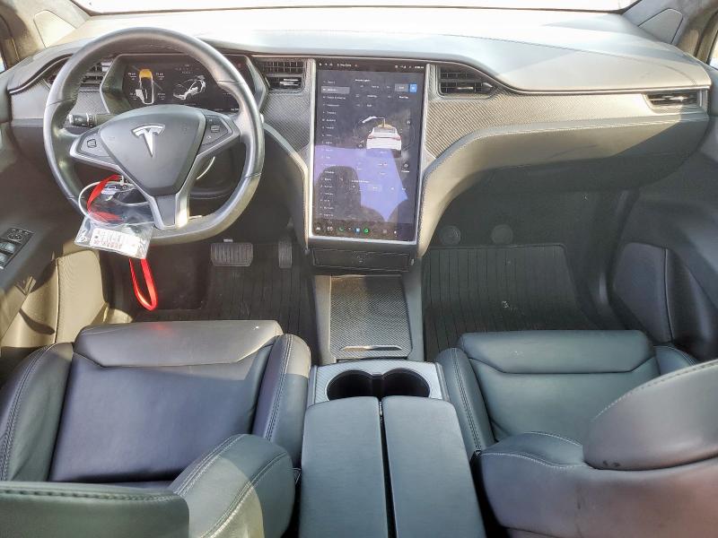 5YJXCBE24KF149494 - 2019 TESLA MODEL X Beyaz fotoğraf 8
