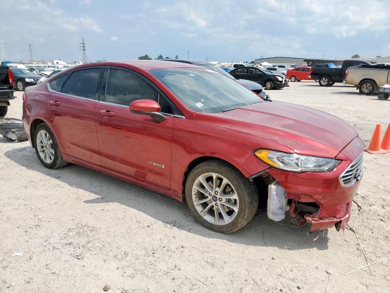 3FA6P0LUXKR263903 - 2019 FORD FUSION SE RED photo 4