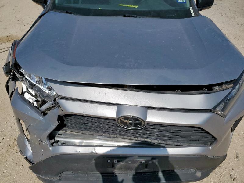 2T3H1RFV5NC208239 - 2022 TOYOTA RAV4 LE SILVER photo 12