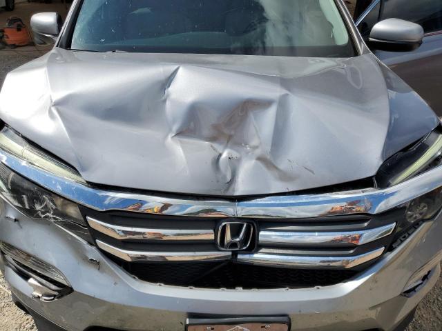 5FNYF5H82JB027521 - 2018 HONDA PILOT EXL SILVER photo 12