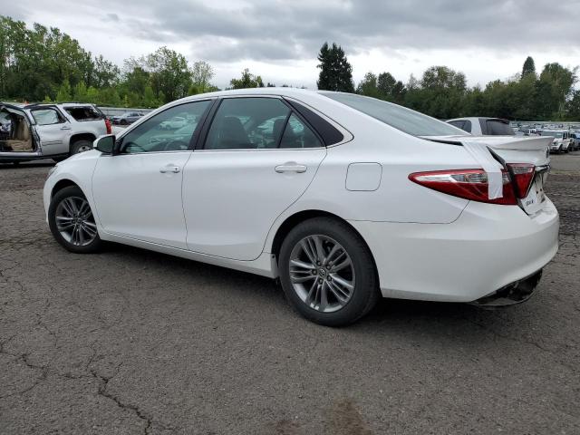 4T1BF1FK3FU033805 - 2015 TOYOTA CAMRY LE WHITE photo 2