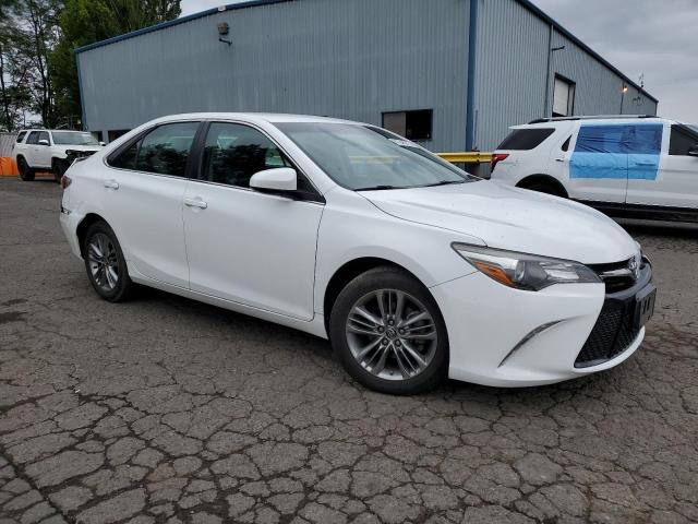 4T1BF1FK3FU033805 - 2015 TOYOTA CAMRY LE WHITE photo 4