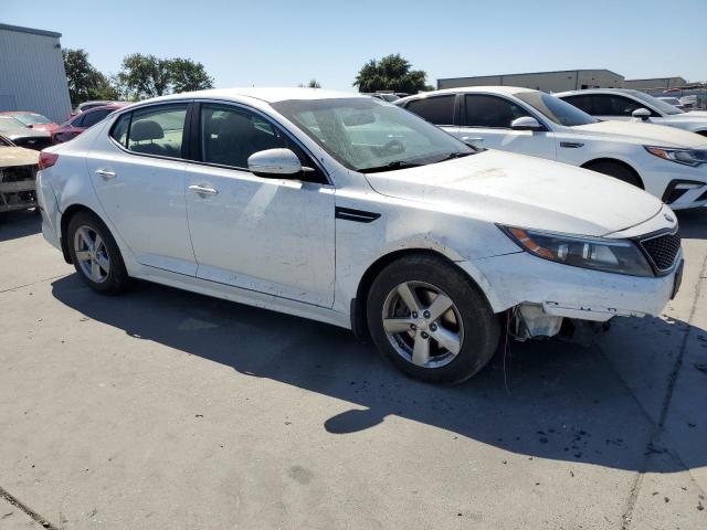 KNAGM4A70F5558252 - 2015 KIA OPTIMA LX WHITE photo 4