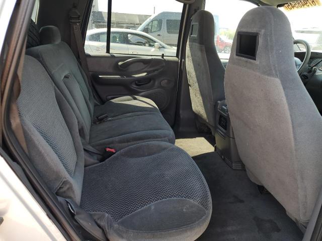 1FMRU15W91LB02309 - 2001 FORD EXPEDITION XLT SILVER photo 11