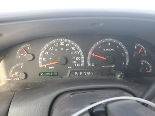 1FMRU15W91LB02309 - 2001 FORD EXPEDITION XLT SILVER photo 9