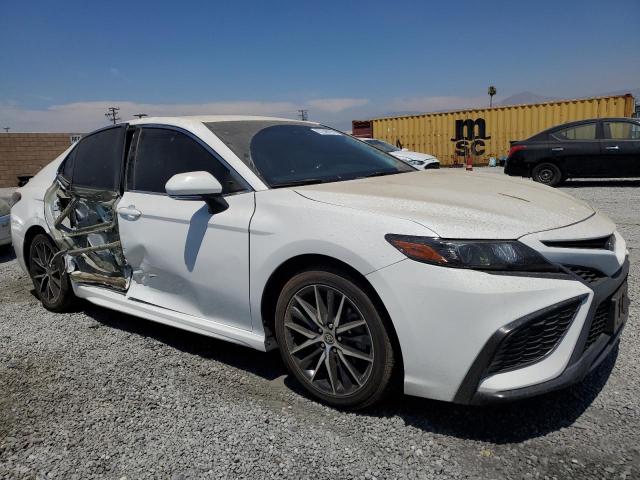 4T1G11AK1NU666426 - 2022 TOYOTA CAMRY SE 白色 照片 4