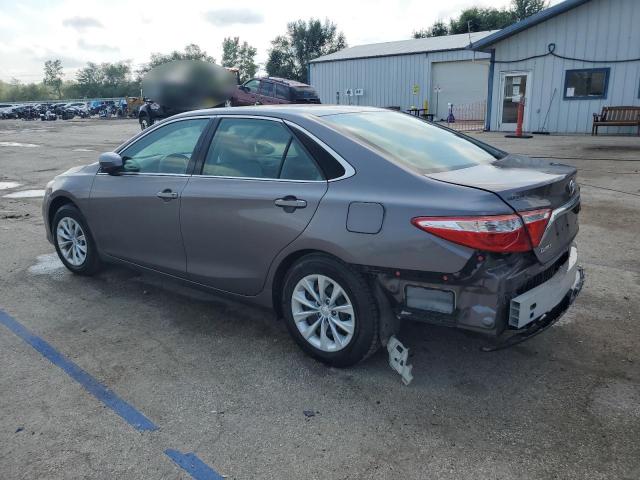 4T4BF1FK0FR482302 - 2015 TOYOTA CAMRY LE GRAY photo 2