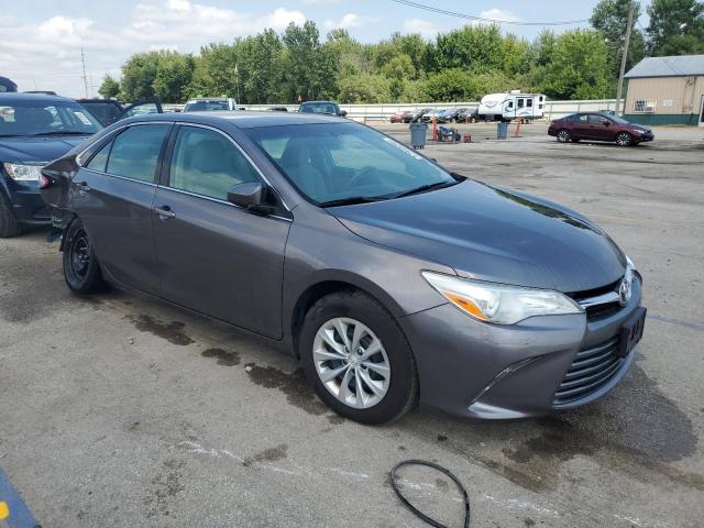 4T4BF1FK0FR482302 - 2015 TOYOTA CAMRY LE GRAY photo 4