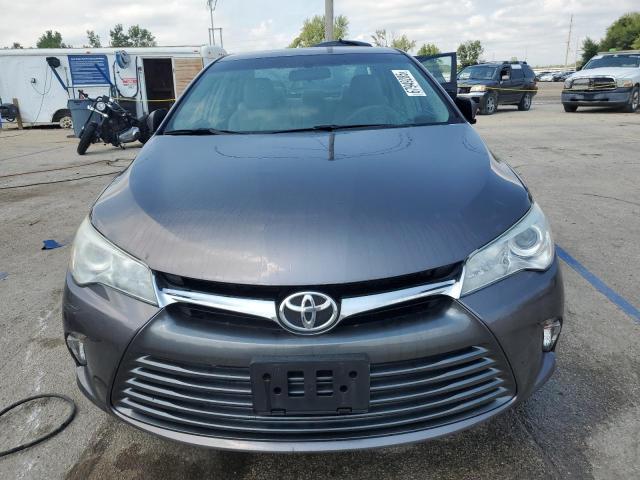 4T4BF1FK0FR482302 - 2015 TOYOTA CAMRY LE GRAY photo 5