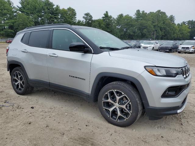 3C4NJDCN9RT162145 - 2024 JEEP COMPASS LIMITED SILVER photo 4