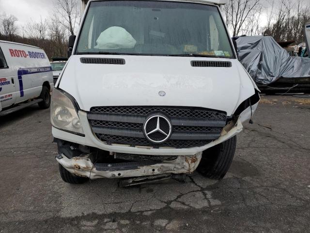 WDAPF3CCXC9511674 - 2012 MERCEDES-BENZ SPRINTER 3500 WHITE photo 5