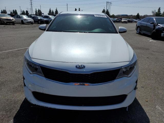 KNAGT4L30J5191245 - 2018 KIA OPTIMA LX WHITE photo 5