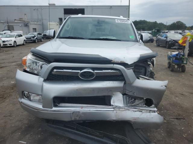 JTEBU5JRXA5023874 - 2010 TOYOTA 4RUNNER SR5 ვერცხლისფერი ფოტო 5