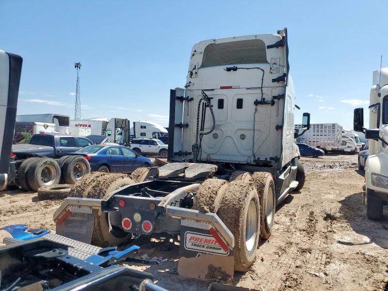 3AKJGLD52FSGM7398 - 2015 FREIGHTLINER CASCADIA WHITE photo 4