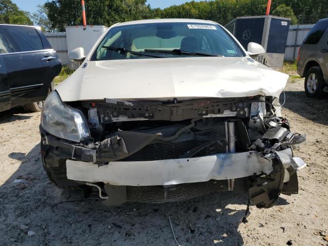 2G4GR5EK0C9109947 - 2012 BUICK REGAL WHITE photo 5