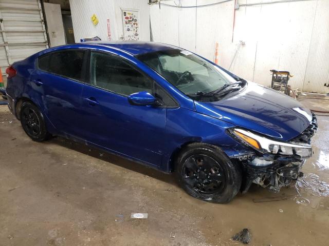 3KPFK4A7XJE169121 - 2018 KIA FORTE LX BLUE photo 4