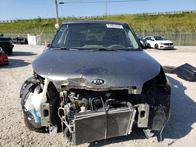 KNDJN2A24E7016539 - 2014 KIA SOUL GRAY photo 5