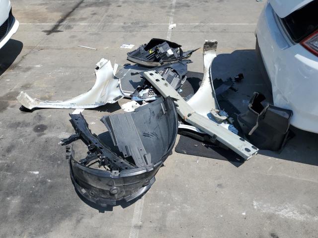 3N1CN7AP1KL845628 - 2019 NISSAN VERSA S Weiß Foto 12