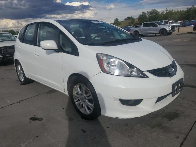 JHMGE88459C003704 - 2009 HONDA FIT SPORT WHITE photo 4