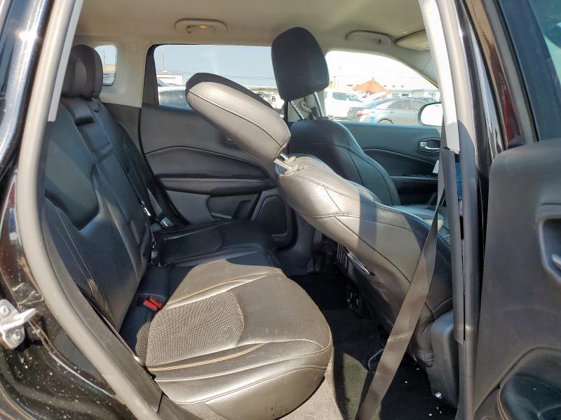 3C4NJDCB1JT259477 - 2018 JEEP COMPASS LIMITED BLACK photo 11