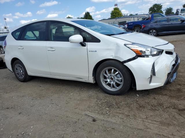 JTDZN3EU5HJ070539 - 2017 TOYOTA PRIUS V WHITE photo 4