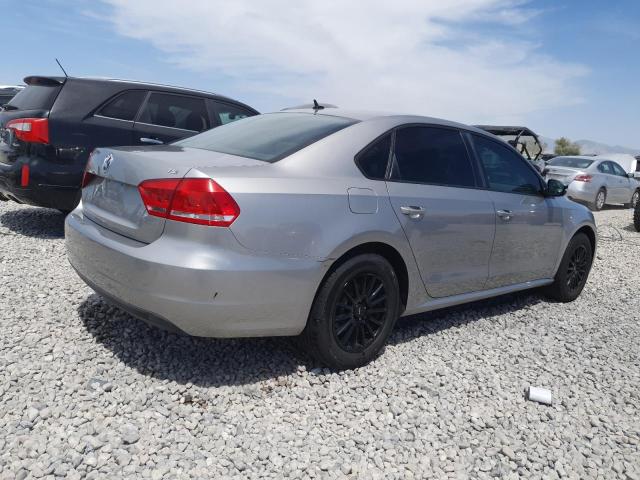 1VWAT7A31EC073426 - 2014 VOLKSWAGEN PASSAT S SILVER photo 3