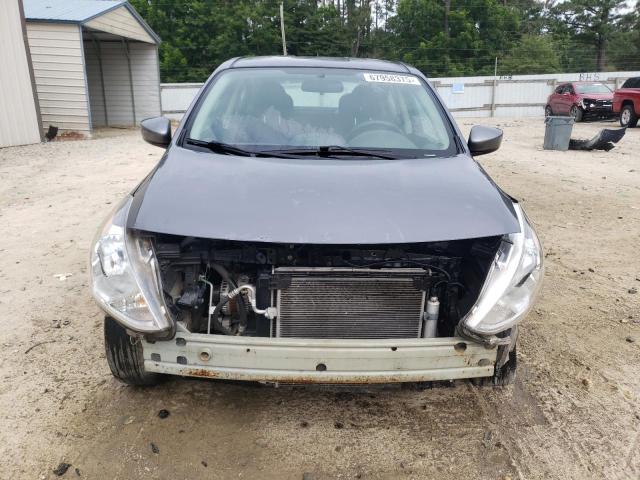 3N1CN7AP4KL820688 - 2019 NISSAN VERSA S 灰色 照片 5